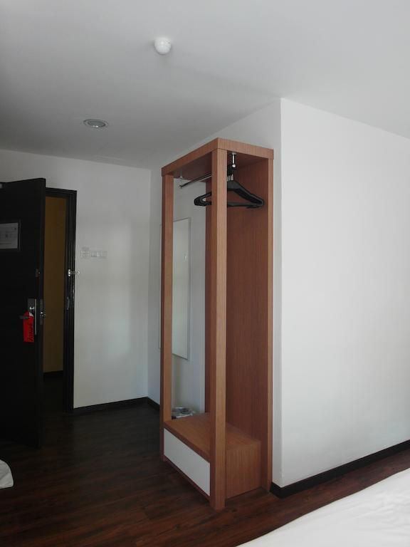 Nagoya Inn Hotel Kuah Habitación foto