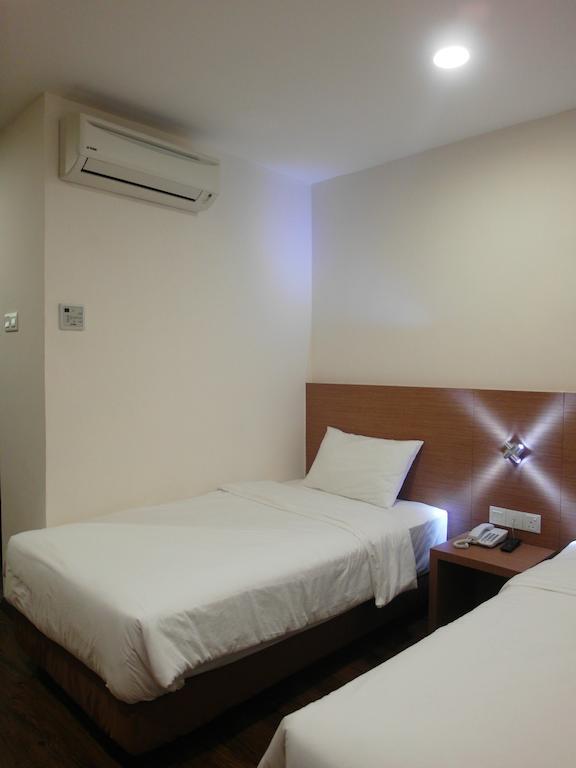 Nagoya Inn Hotel Kuah Habitación foto